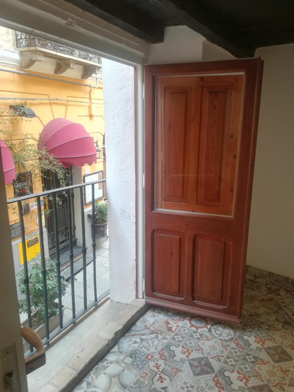 B.House Bed & Breakfast Cagliari Exterior photo